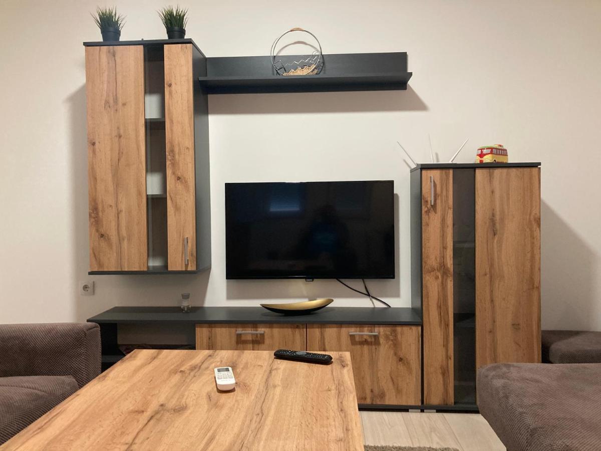 Gradiska Apartment Luaran gambar