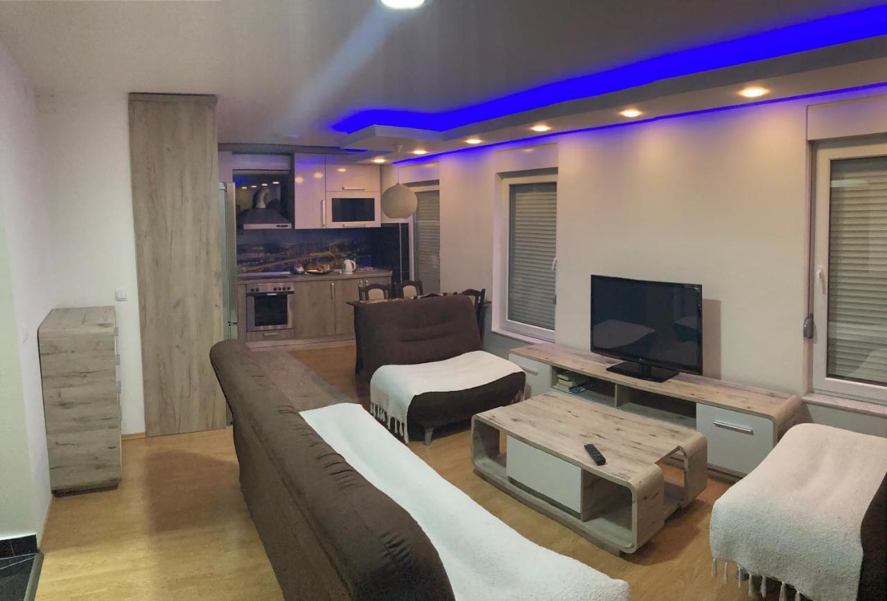 Gradiska Apartment Luaran gambar