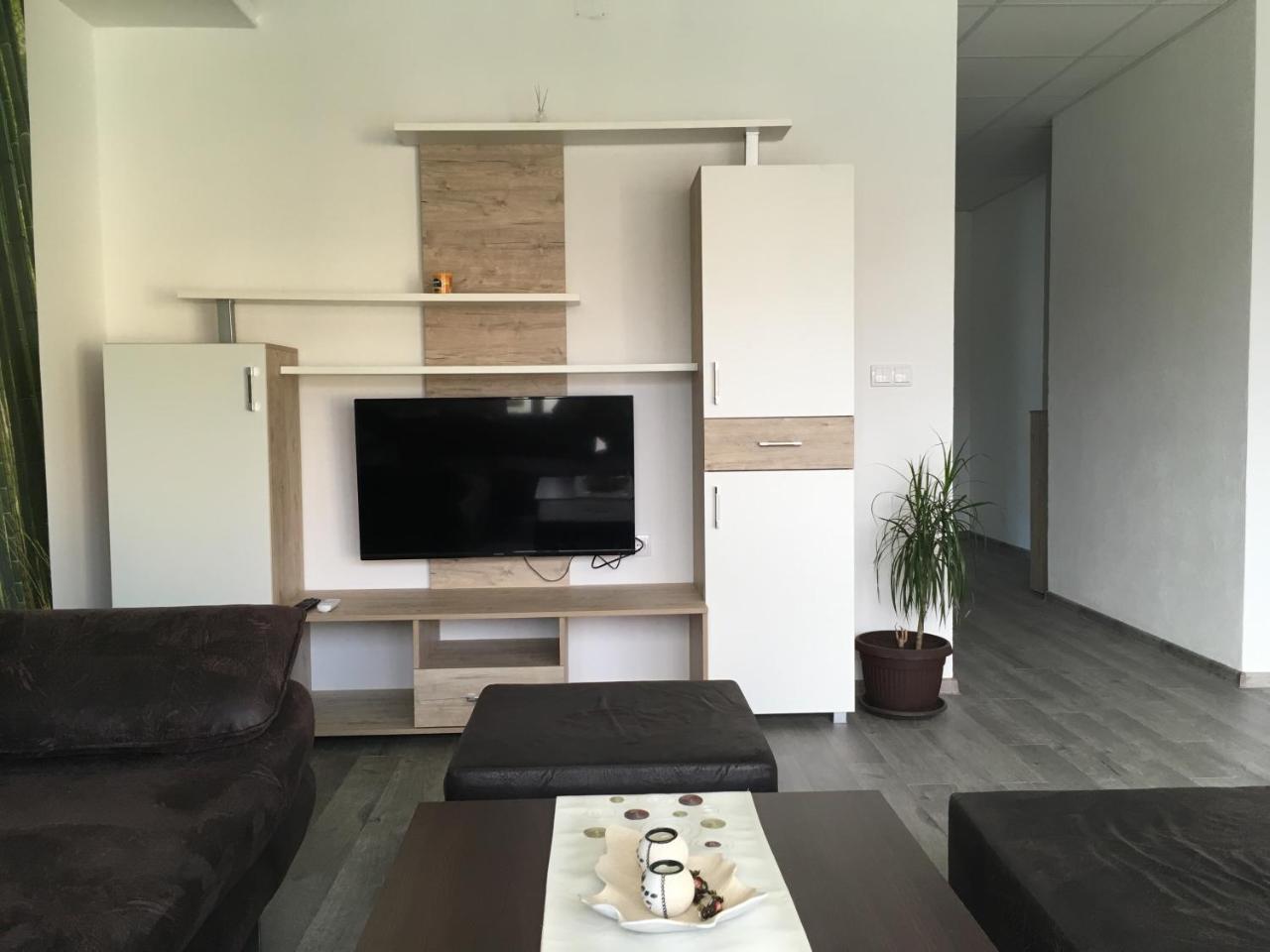 Gradiska Apartment Luaran gambar