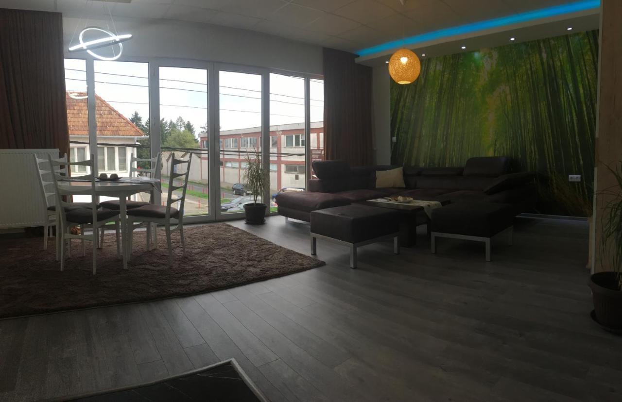 Gradiska Apartment Luaran gambar