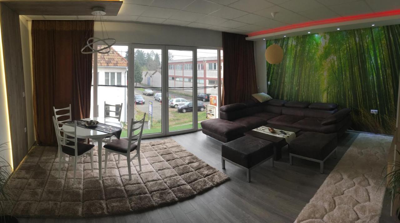 Gradiska Apartment Luaran gambar