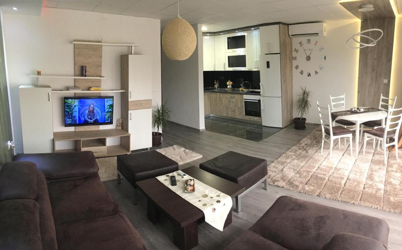 Gradiska Apartment Luaran gambar