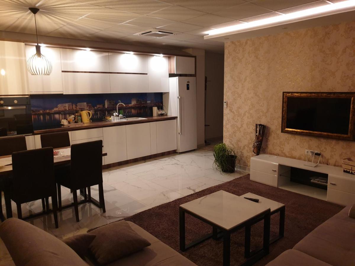 Gradiska Apartment Luaran gambar