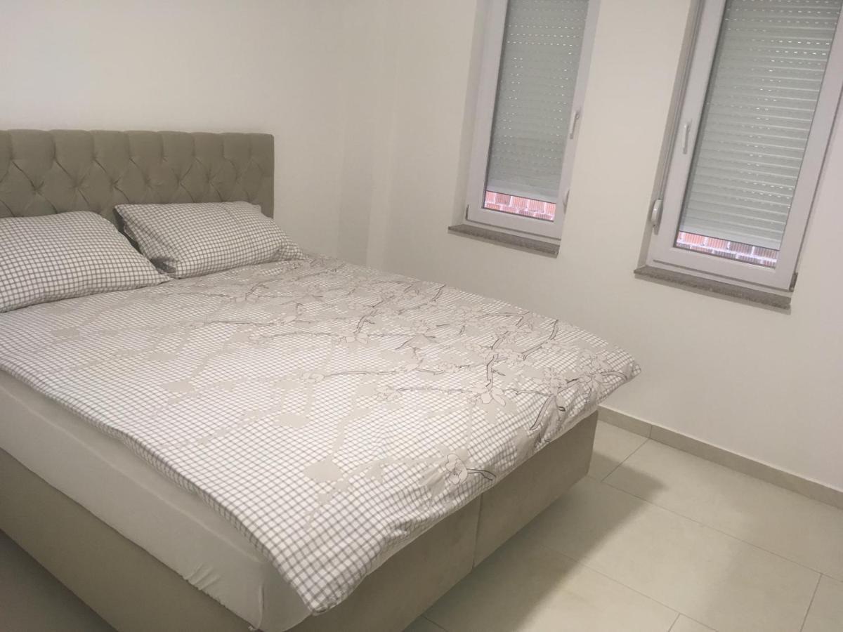 Gradiska Apartment Luaran gambar